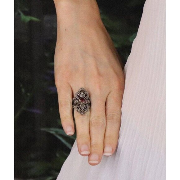 Sterling Silver Garnet and Marcasite Ring Size 5 1/4 - Picture 2 of 7